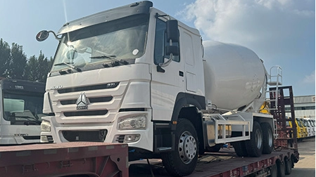 10 Wheels 12 Square Mixing Tankers Truck Will Be Exported To Namibia